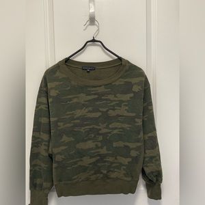 Sanctuary Women's Oversized Cropped Camo Sweatshirt Size Small